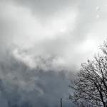 cielo nuvoloso e piovoso